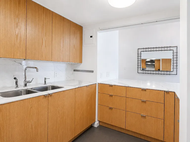 28 Old Fulton St #5H — Photo 6