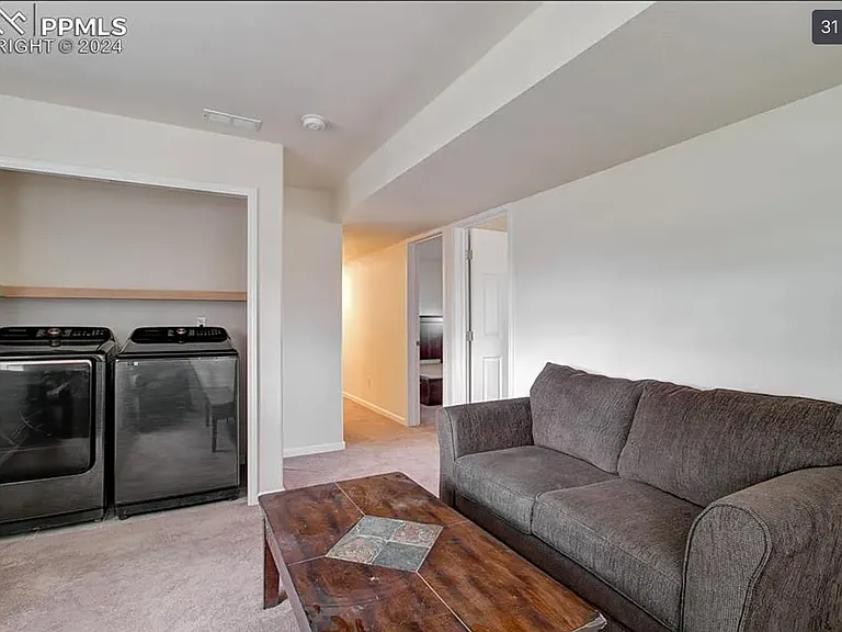 810 Fleming St — Photo 4