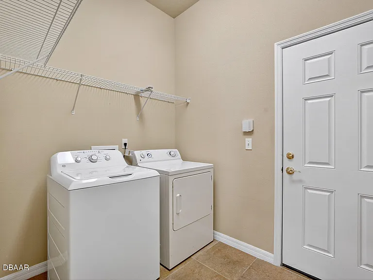 1312 Hansberry Ln — Photo 25
