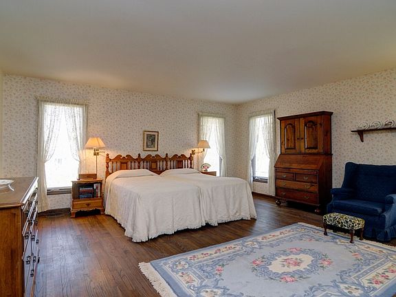 5th image of 315 S Charles Ave