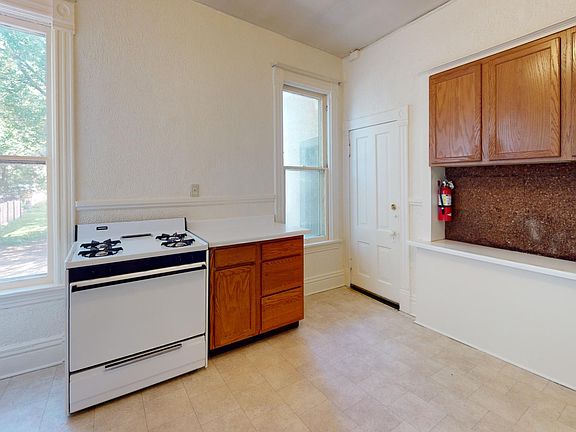 2nd image of 1109 17th Ave SE #1