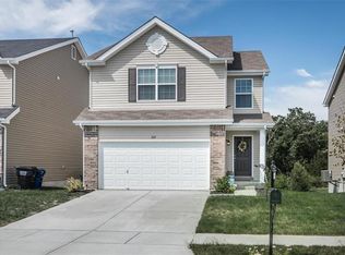 724 College Park Dr, Wentzville, MO 63385