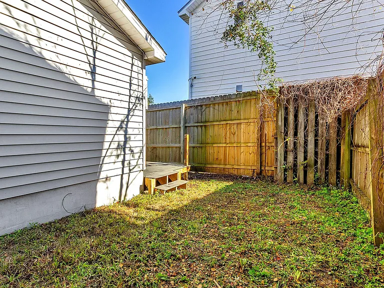9 Forest Breeze Ct — Photo 28