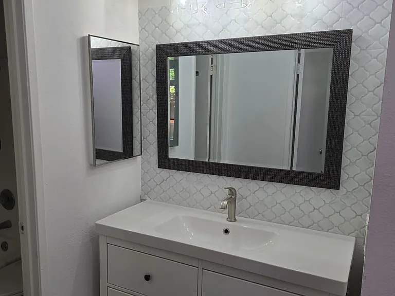 Bathroom vanity