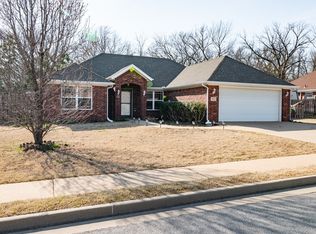 311 Coopers Way, Centerton, AR 72719