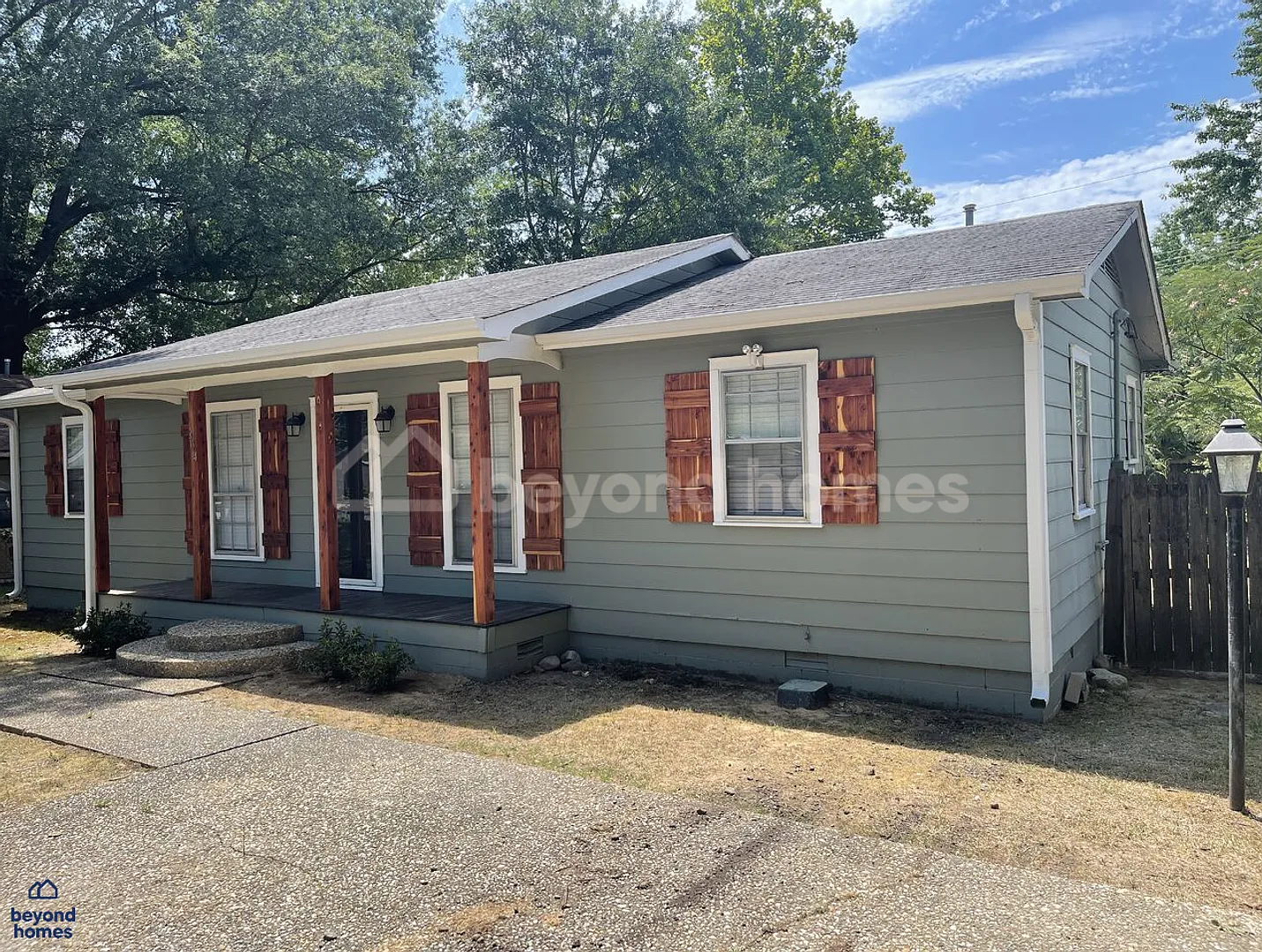 Modernized & Move-In Ready in Sherwood! — Photo 2