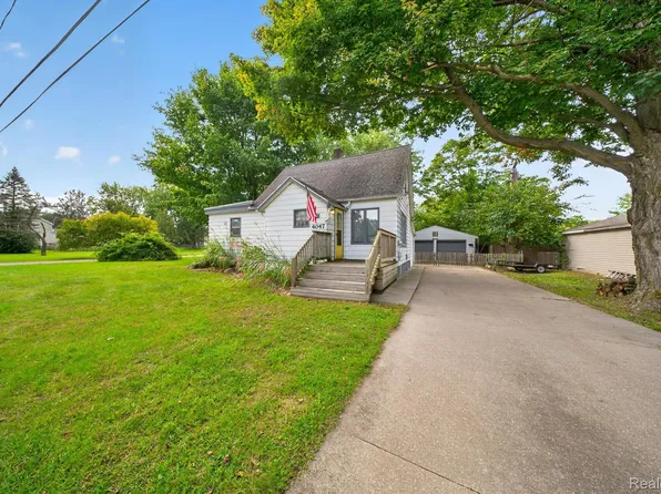 4047 N Vassar Rd, Flint, MI 48506