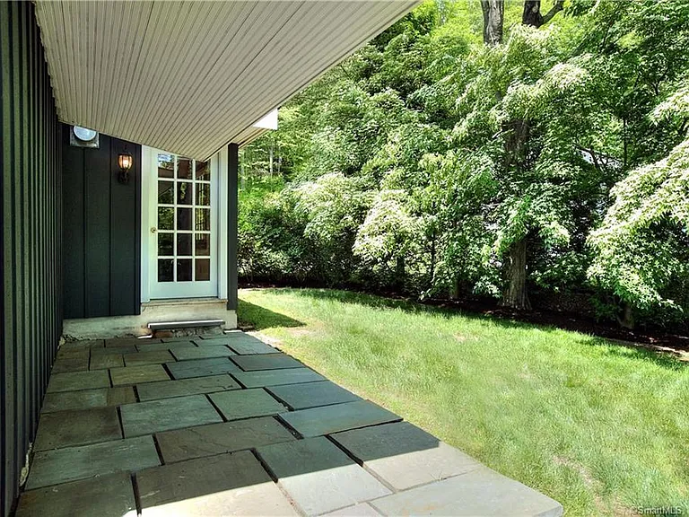 5 Old Mill Rd — Photo 35