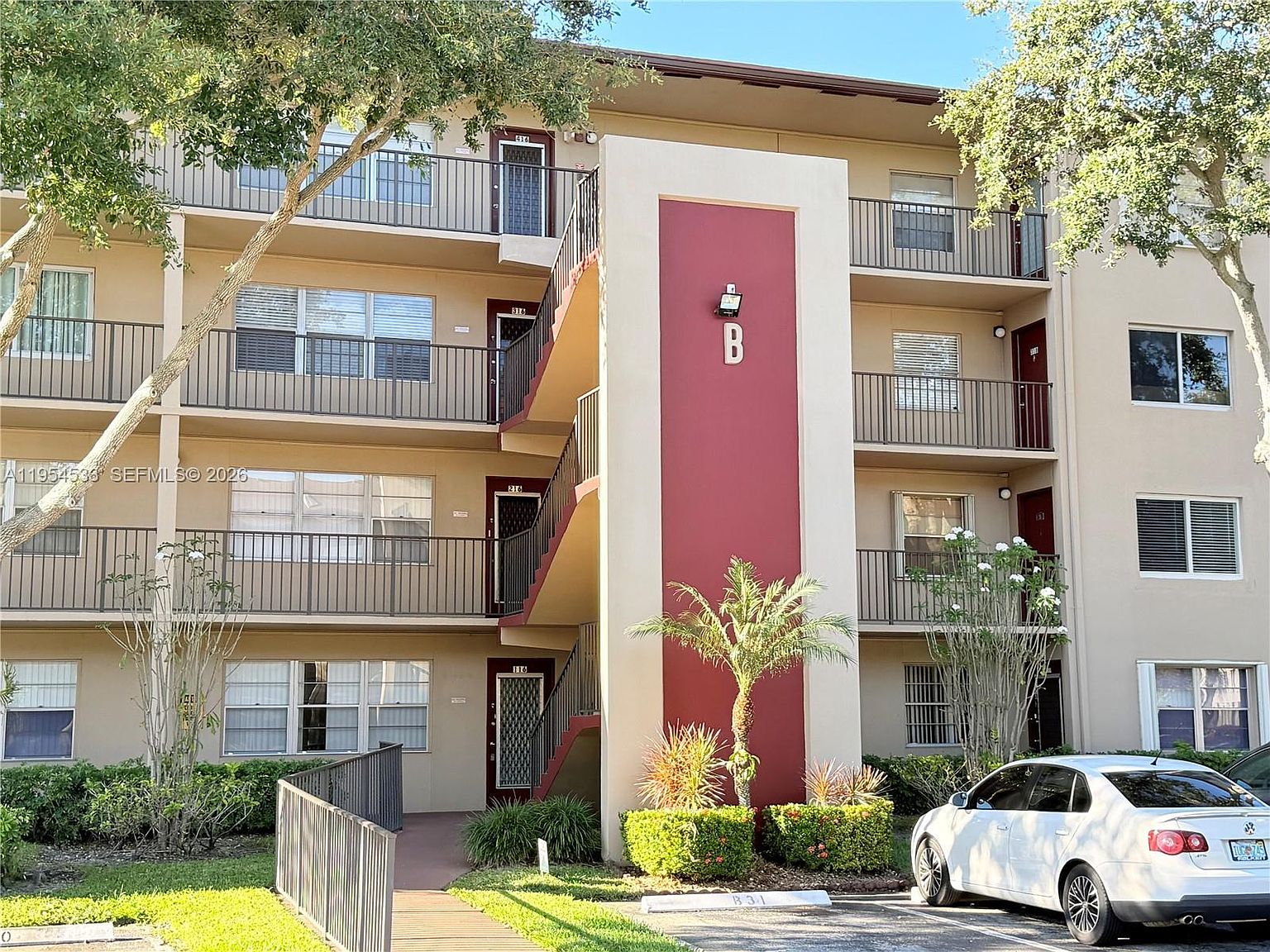 850 SW 133rd Ter APT 416B