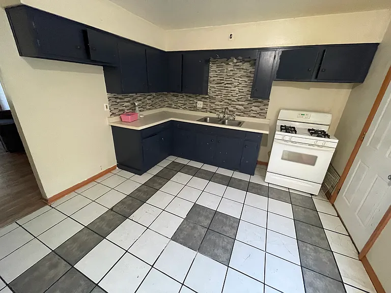 8200 W Bender Ave #1 — Photo 2