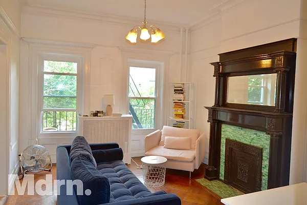 Rented by Mdrn Residential | media 10