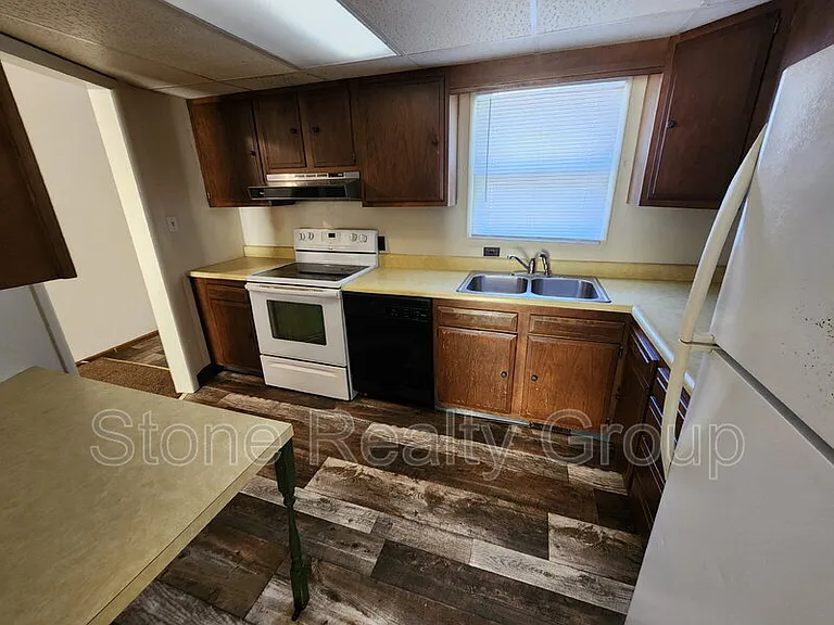 2333 Wallace Ave — Photo 5