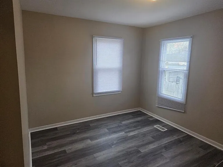 247 S Randolph St — Photo 6