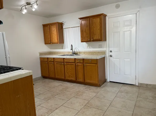 1210 Helix St, Spring Valley, CA 91977