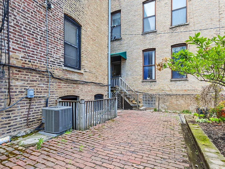1903 N Sheffield Ave #3 — Photo 16