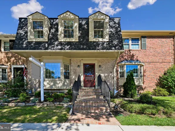 2742 Carter Farm Ct, Alexandria, VA 22306
