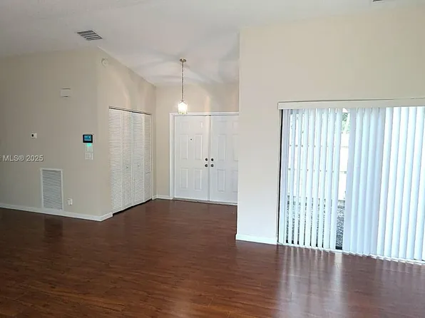 10140 Torchwood Ave, Fort Lauderdale, FL 33324