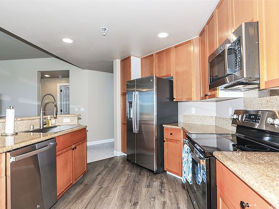 2nd image of 520 Lunalilo Home Rd Unit 6214