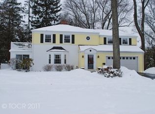77 Canterbury Dr, Ramsey, NJ 07446