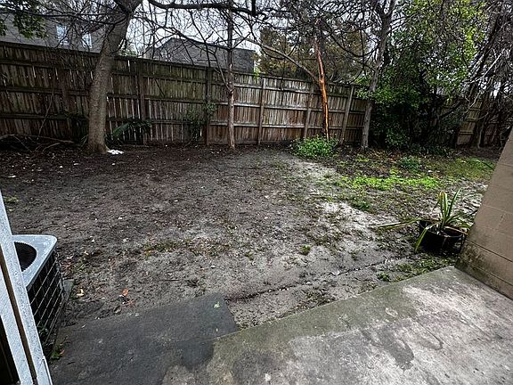 5th image of 2520 SW 31st Pl #2528