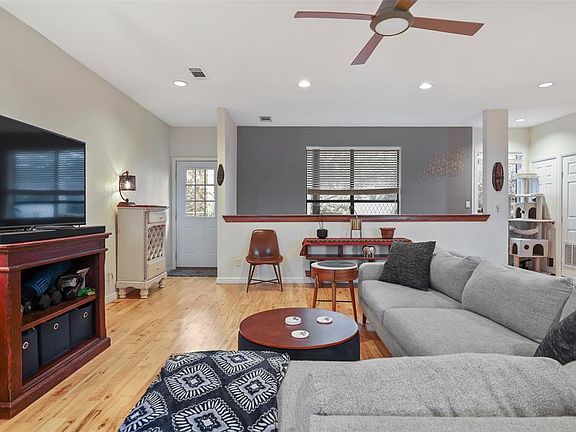 5th image of 5217 Richard Ave #B