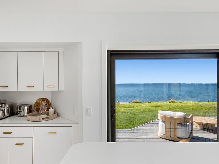 13 Peconic Ave — Photo 14