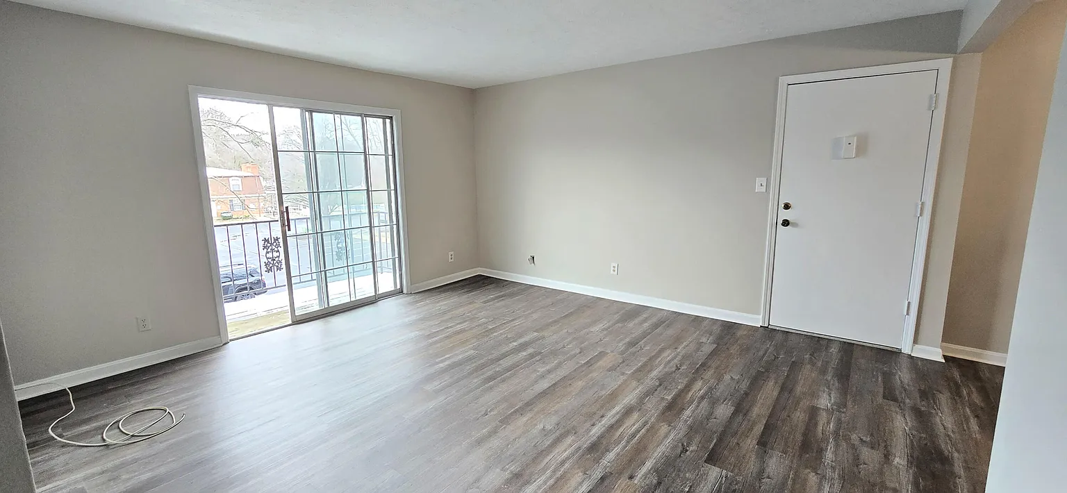 202 Flanders Ct APT 5 photo 1