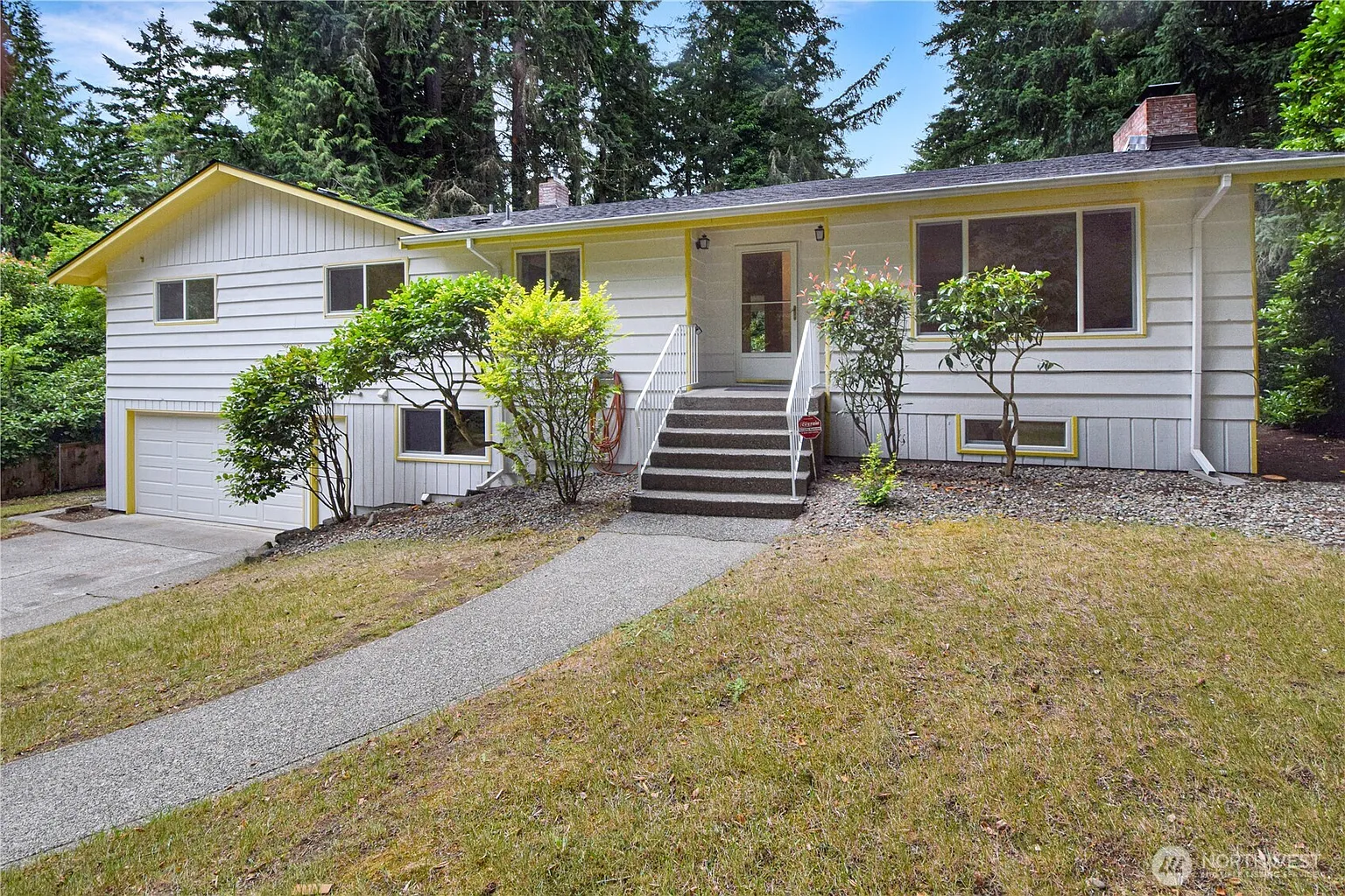 10502 Hill Terrace SW photo 1