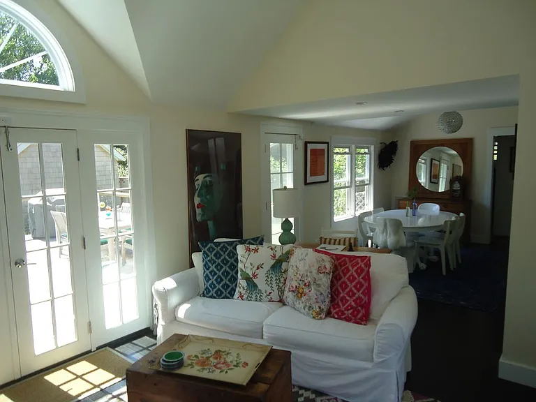200 Lumber Ln — Photo 4