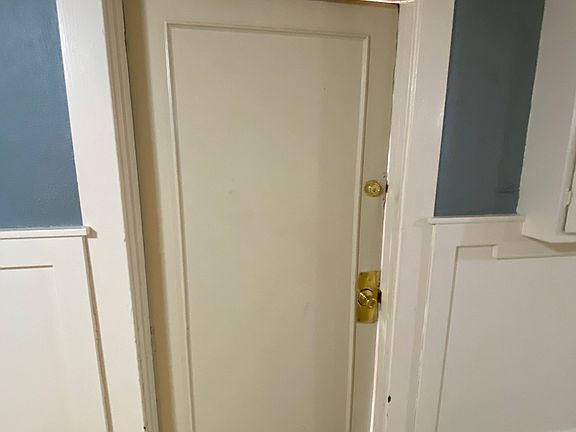 2nd image of 2345 NE Sandy Blvd #33