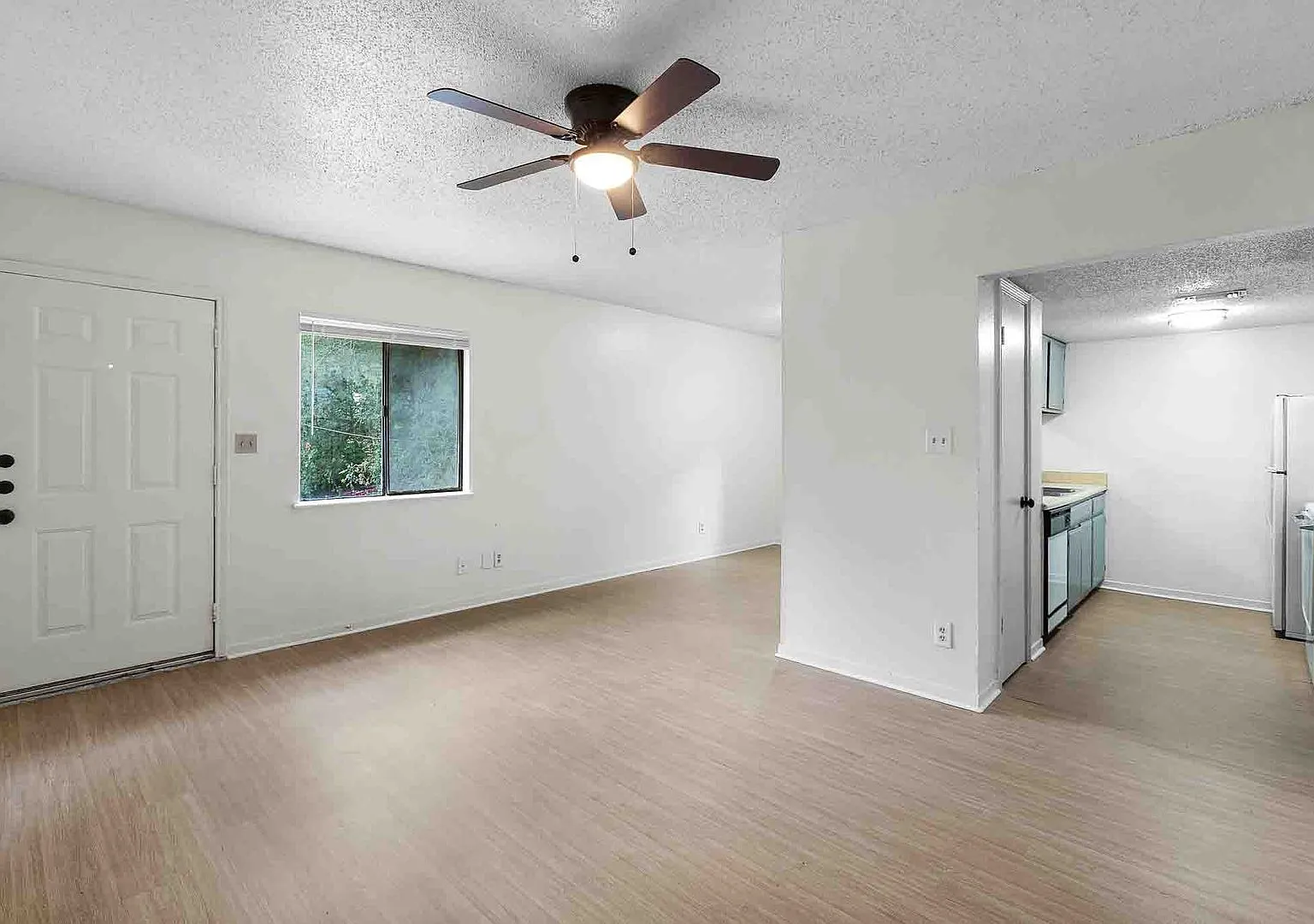 Chestnut Place Apartments — Photo 3