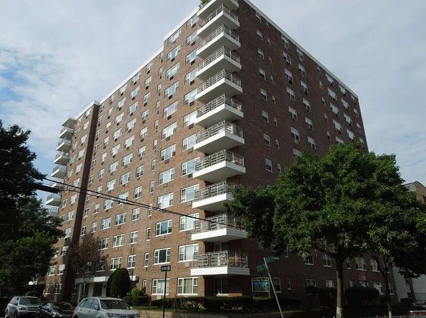89-00 170th St #9-M, Queens, NY 11432