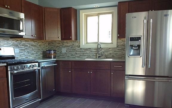 4th image of 61 Peyton Dr