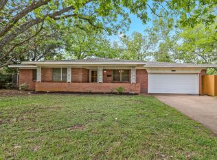 1618 University Dr, Arlington, TX 76013