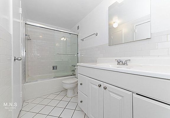 5th image of 155 E 55th St #8K