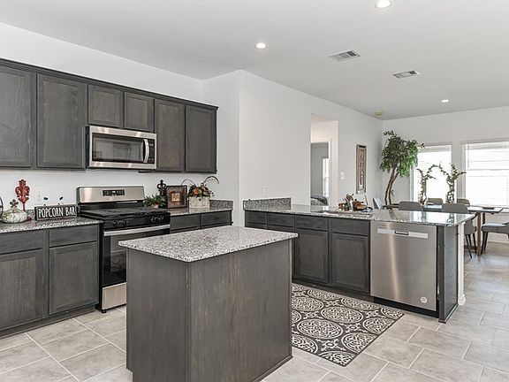 4th image of 1026 Appaloosa Ln