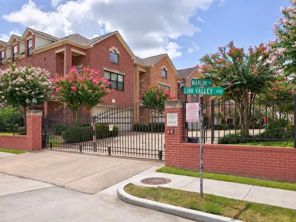 9813 Marlink Ln, Houston, TX 77025