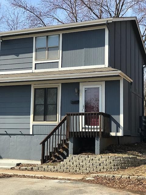 1st image of 834 Lakeview Dr