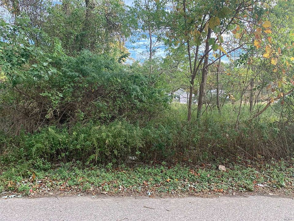 1st image of 183 Woodland Dr