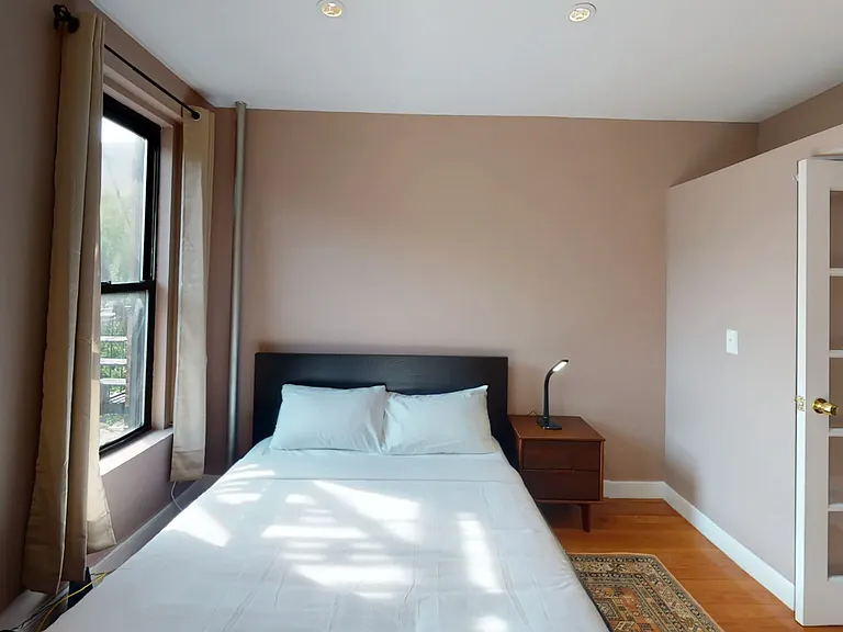 715 E 5th St #3-B — Photo 7