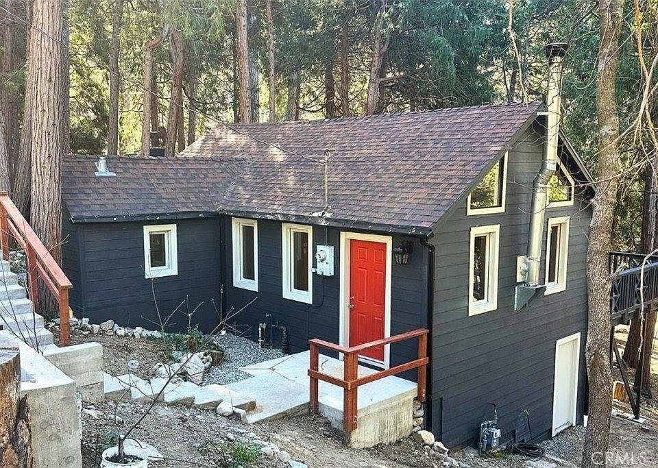1st image of 476 Redwood Dr