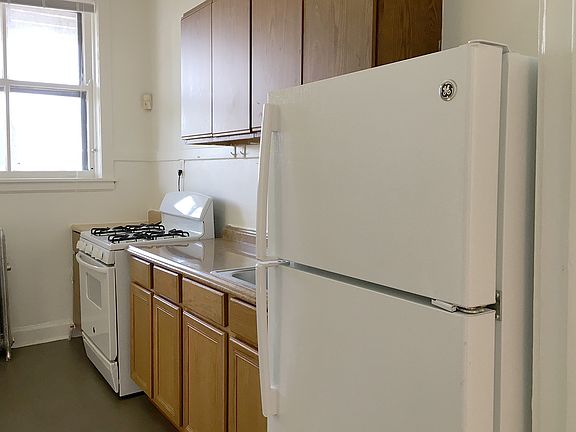 3rd image of 5308 S Hyde Park Blvd APT 1R