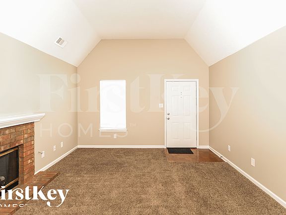 3rd image of 8491 Highland Glen Cir N