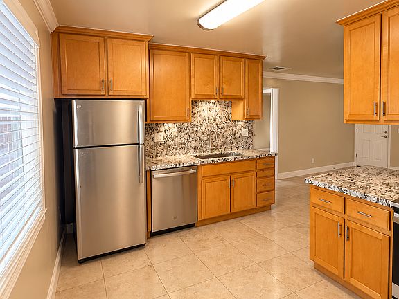 5th image of 2418 V St APT 8
