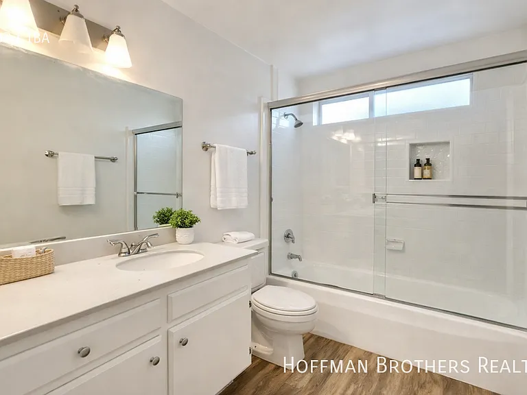 10537 Rose Ave #24 — Photo 5