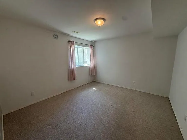 16XX Plateau Cres — Photo 22
