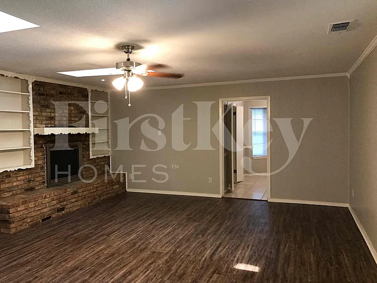 2710 Peachtree Ln — Photo 35