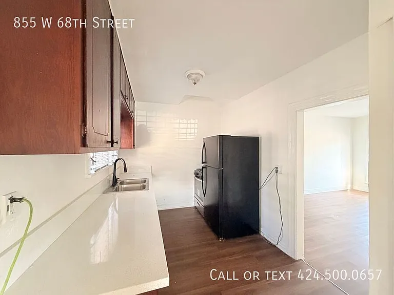 855 W 68th St — Photo 3