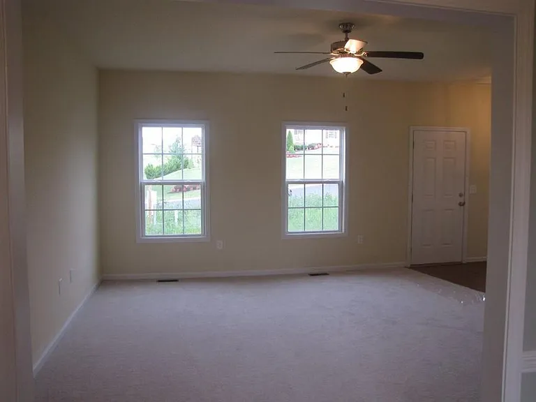 203 Winnbrook St — Photo 2