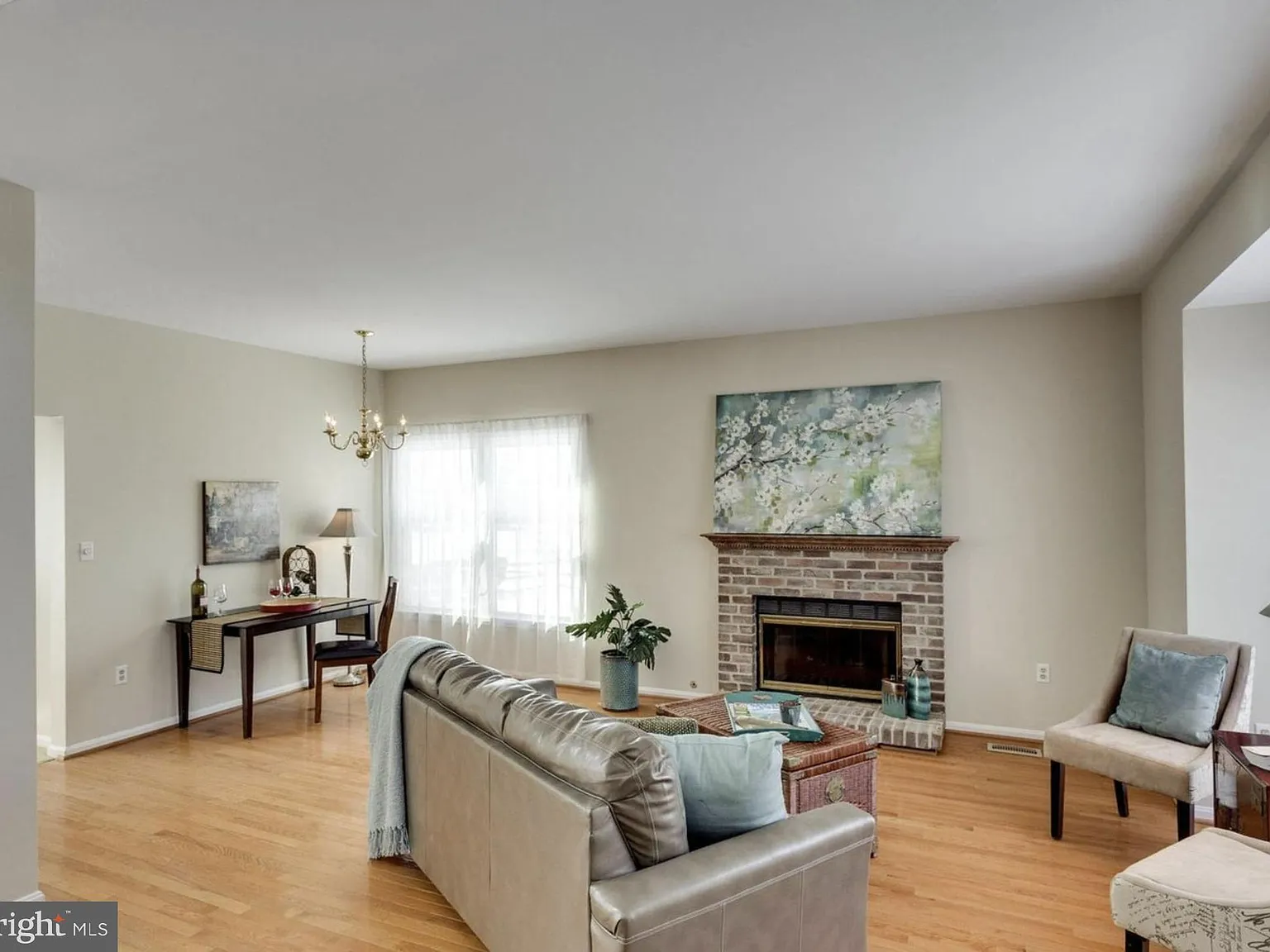 3 bed, 3.5 bath, 2034 sqft, $3,999 — Photo 4